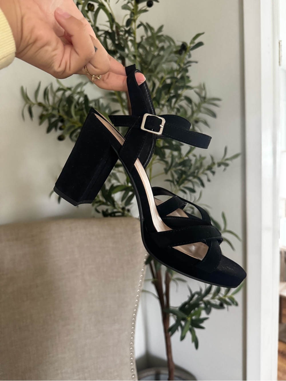 Y Not? Black Strappy Block Heel Sandals Size 8 Ankle Strap